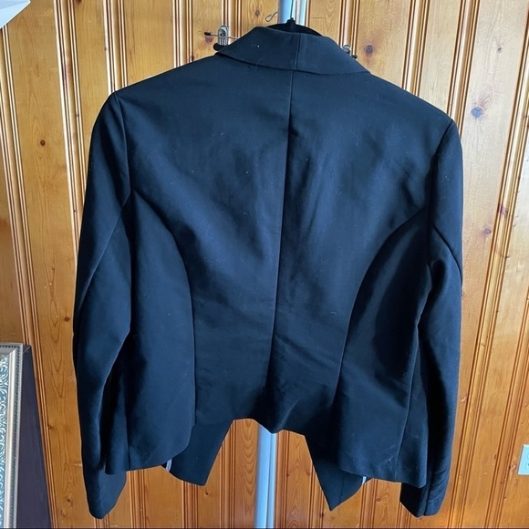 🎀 Dynamite Tuxedo Style Blazer, Button Closure, Size L - Picture 2 of 6